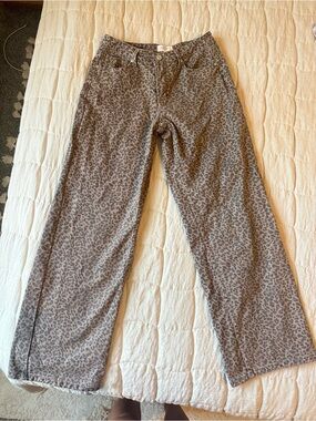 CALI 1850 Mid-Rise Straight Leg Leopard Print Twill Pants